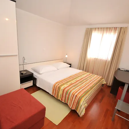 Apartments & Rooms Villa Maslina-2